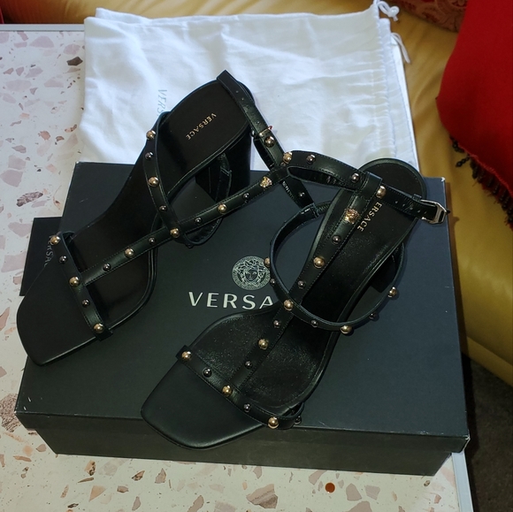 Versace MultiGalvanica Medusa Black/Gold Medallion Block Heel Leather Sandals - Picture 9 of 13